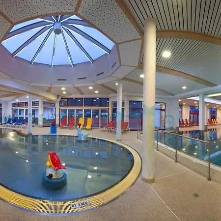 - Direkt Am 5 Sterne Aufenfeld Im Zillertal Mit Hallenbad Und Sauna *