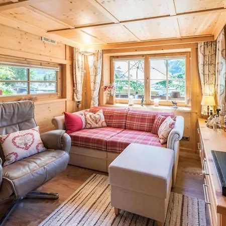 - Direkt Am 5 Sterne Aufenfeld Im Zillertal Mit Hallenbad Und Sauna