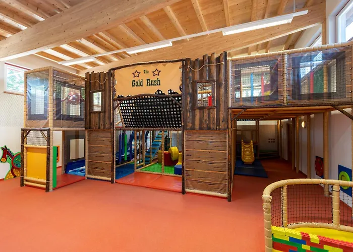 - Direkt Am 5 Sterne Aufenfeld Im Zillertal Mit Hallenbad Und Sauna *