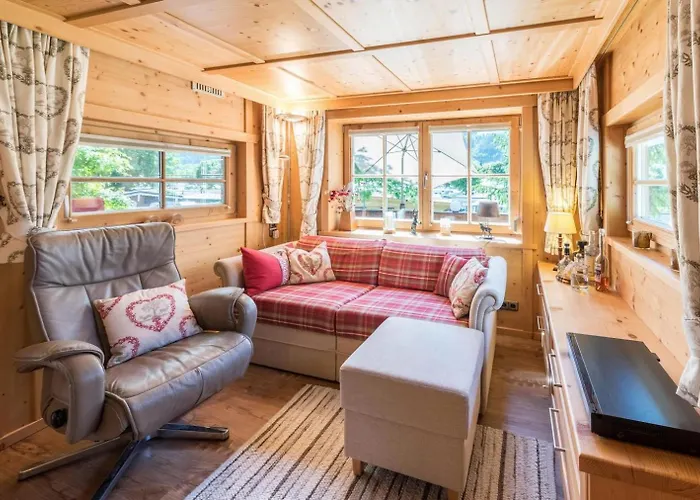 - Direkt Am 5 Sterne Aufenfeld Im Zillertal Mit Hallenbad Und Sauna