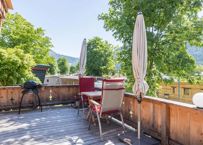 - Direkt Am 5 Sterne Aufenfeld Im Zillertal Mit Hallenbad Und Sauna