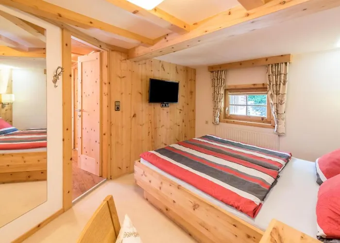 - Direkt Am 5 Sterne Aufenfeld Im Zillertal Mit Hallenbad Und Sauna