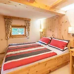 בית נופש - Direkt Am 5 Sterne Aufenfeld Im Zillertal Mit Hallenbad Und Sauna *