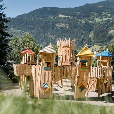 - Direkt Am 5 Sterne Aufenfeld Im Zillertal Mit Hallenbad Und Sauna Holiday home *