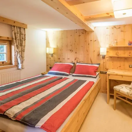 - Direkt Am 5 Sterne Aufenfeld Im Zillertal Mit Hallenbad Und Sauna Holiday home
