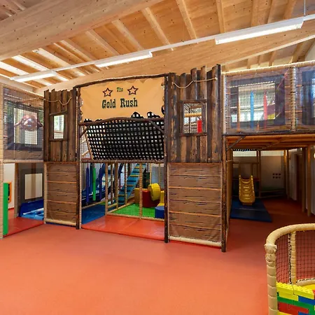 - Direkt Am 5 Sterne Aufenfeld Im Zillertal Mit Hallenbad Und Sauna *