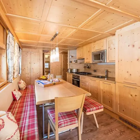 - Direkt Am 5 Sterne Aufenfeld Im Zillertal Mit Hallenbad Und Sauna Feriehus *