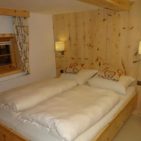 - Direkt Am 5 Sterne Aufenfeld Im Zillertal Mit Hallenbad Und Sauna