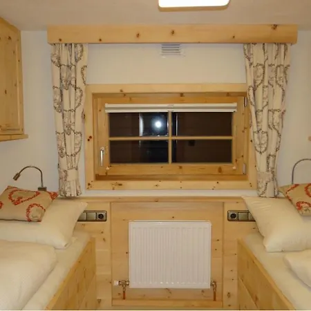 - Direkt Am 5 Sterne Aufenfeld Im Zillertal Mit Hallenbad Und Sauna *