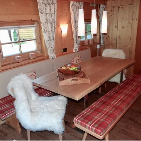 - Direkt Am 5 Sterne Aufenfeld Im Zillertal Mit Hallenbad Und Sauna *